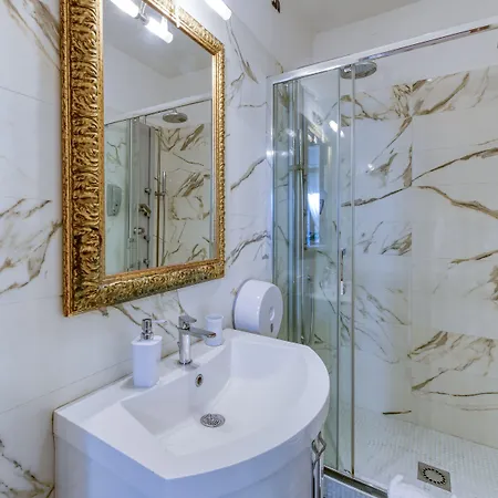 Pensjonat Le Downtown 4*