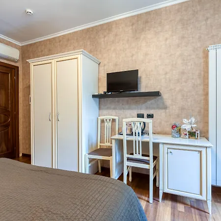 Vatican Plaza 4*